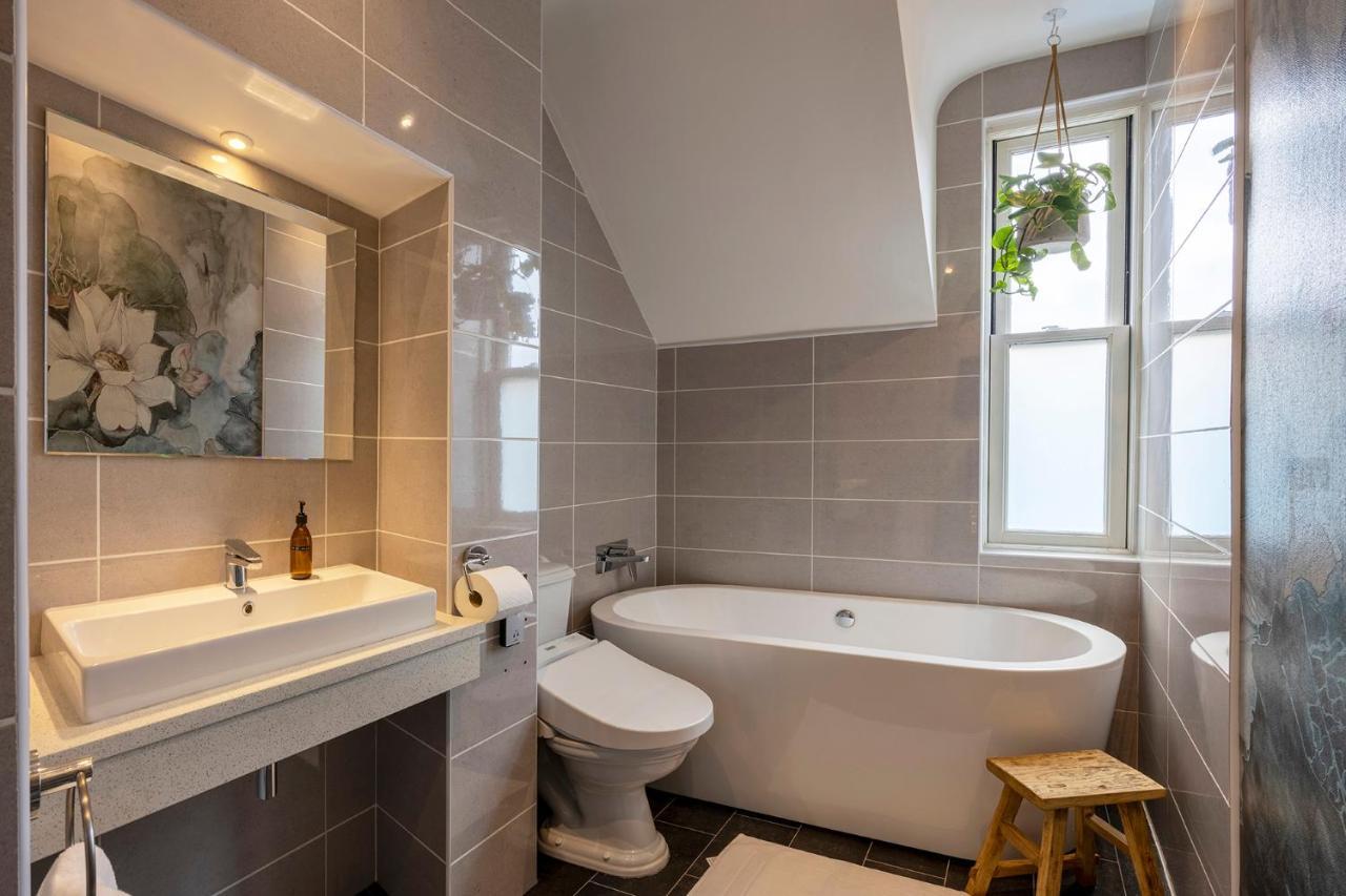 Luxury Central Home - Parking & Ev Point, Superking Bed Canterbury Dış mekan fotoğraf